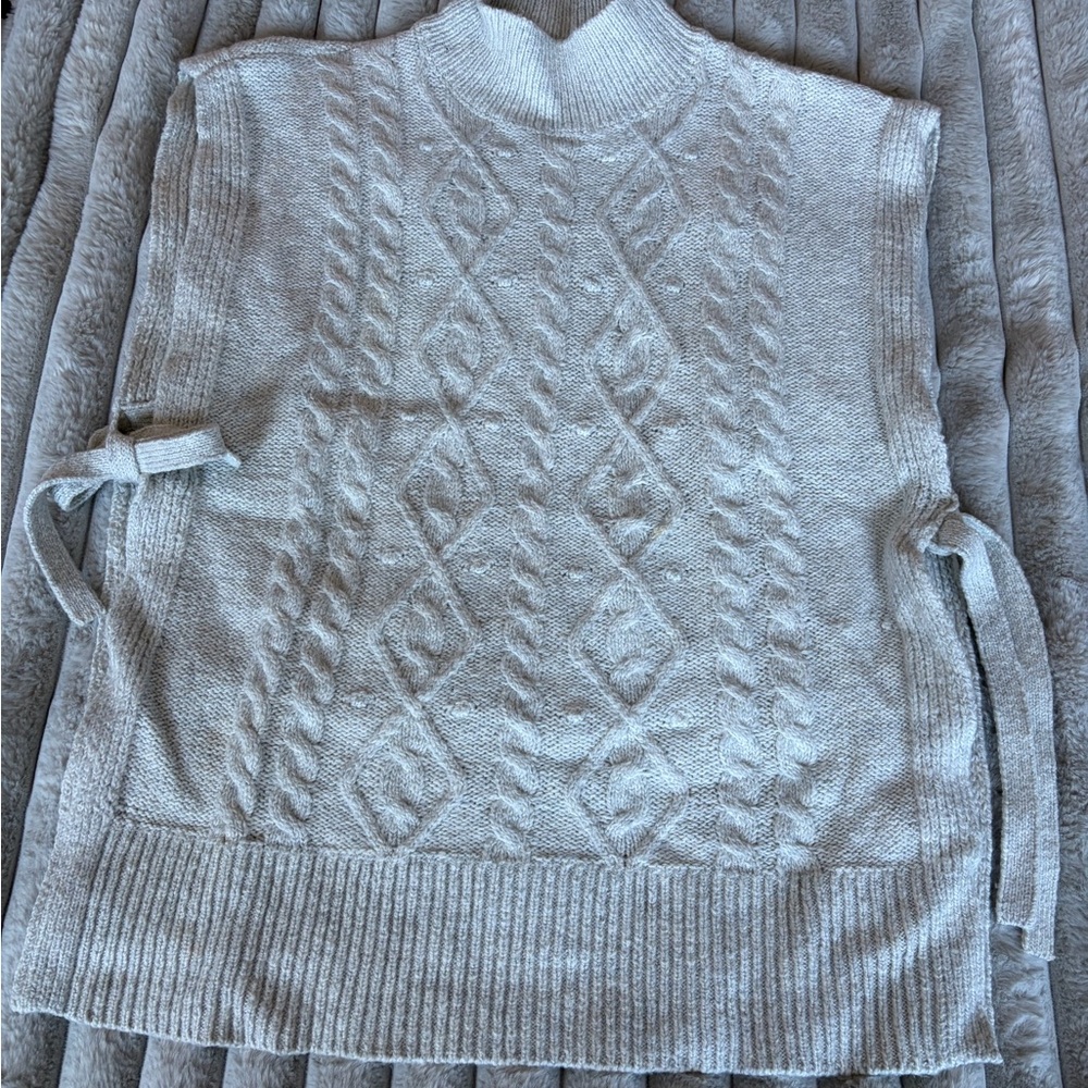 Reitmans Signature Cable Knit Vest